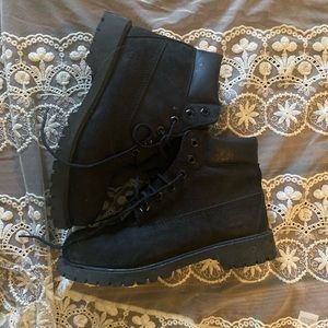 Black timberland boots